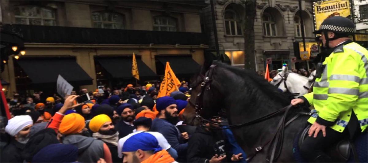 UK cops sorry about ill treatment of Sikh protesters
